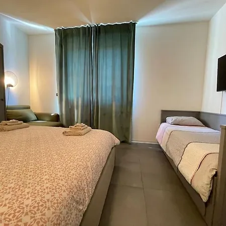 Apartmán Center - Modern Flat With Free Parking And Wifi - B